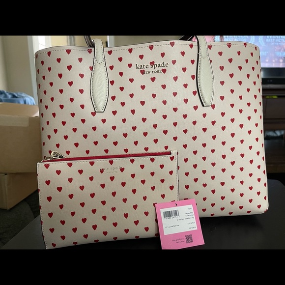 kate spade Handbags - Kate Spade All Day Hearts Tote